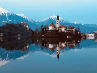 Lake and Castle view apartment - 0