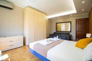 Downtown - private parking, Wi-Fi, and courtyard - Civitanova Marche - 8