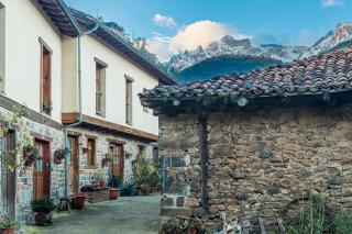 Rustic Cottage in Camaleño Breathtaking Views - - 0