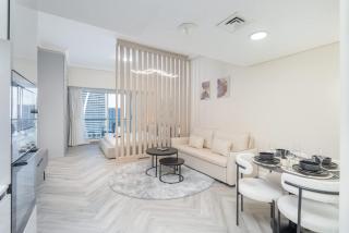 StayShort - Vibrant Studio in JLT Sleeps 4 with Lake Views! - 3