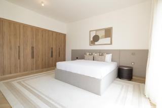 Designer Furnished Villa with Luxury Finishes in Springs 14 - 2