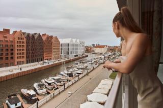 Waterlane Riverside SPA, Pool & Gym by Downtown Apartments - 2