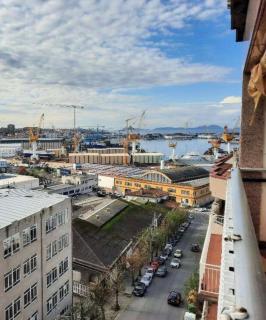 Piso de 4 habitaciones con vistas al mar en Vigo Alquiler por semanas - Vigo - 0