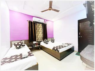 !! SHIRDI Hotel Sai Bala Ji Residency Near Shri Sai Baba Temple - Offers Hygiene & Spacious Rooms - #Restaurant #Wi-fi # Parking & Excellent Customer Service - A Premium Hotel In SHIRDI !! - Shirdi - 2