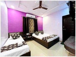 !! SHIRDI Hotel Sai Bala Ji Residency Near Shri Sai Baba Temple - Offers Hygiene & Spacious Rooms - #Restaurant #Wi-fi # Parking & Excellent Customer Service - A Premium Hotel In SHIRDI !! - Shirdi - 5