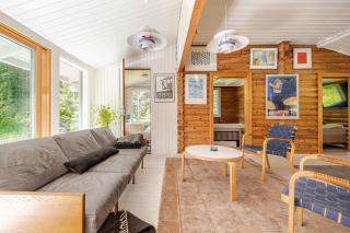 Hirsimökki kansallispuistossa - Espoo - 9