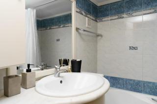 Adigonis Apartment next to the metro station - Atene - 8