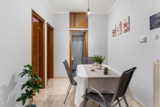 Adigonis Apartment next to the metro station - 1