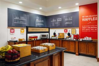 Hampton Inn & Suites Knoxville-Turkey Creek Farragut - 1
