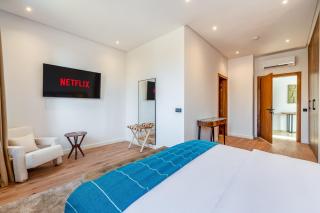 Villa Nadia, Heated Pool, 15min from City Center, 4 Suites, Private Cook and Airport Pickup - 2