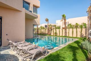 Villa Nadia, Heated Pool, 15min from City Center, 4 Suites, Private Cook and Airport Pickup - 0