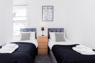Modern 5-bed - Sleeps 10-walk To Centre & Parking - Southampton - 2