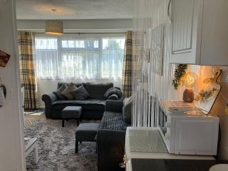 Lovely Chalet Nearby Hemsby Beach In Norfolk Ref 83070S - Hemsby - 5