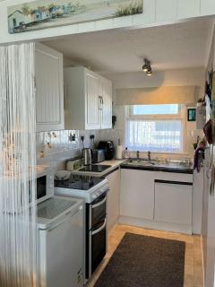 Lovely Chalet Nearby Hemsby Beach In Norfolk Ref 83070S - Hemsby - 1
