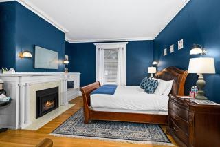 J.D. Rockefeller Suite w King Bed Fireplace - Duluth - 0