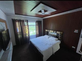 ROYALE PEAKS Sonamarg rd - 1