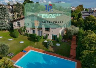 DesenzanoLoft Official Partner MARRIOTT Homes & Villas - SWAROVSKI Family apartment with pool - Desenzano del Garda - 0