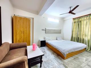 NAINITAL HOTEL SHAH GUEST HOUSE - Near Mall Road Provided Free Wi fi #Restaurant #Parking #Room Service And Excellent Customer Service !! Best Seller Hotel In Nainital - Nainital - 4