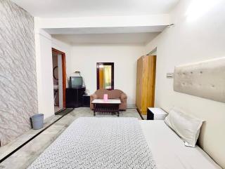 NAINITAL HOTEL SHAH GUEST HOUSE - Near Mall Road Provided Free Wi fi #Restaurant #Parking #Room Service And Excellent Customer Service !! Best Seller Hotel In Nainital - Nainital - 9