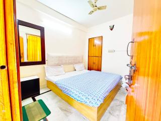 NAINITAL HOTEL SHAH GUEST HOUSE - Near Mall Road Provided Free Wi fi #Restaurant #Parking #Room Service And Excellent Customer Service !! Best Seller Hotel In Nainital - Nainital - 3