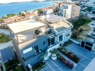 Golden Oasis Apartments - Nea Peramos - 0