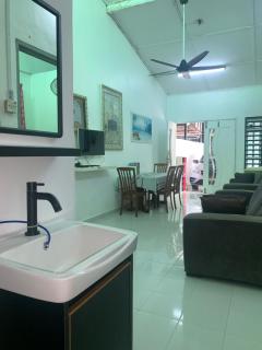 Lanang Islamic Homestay - Bedung - 0