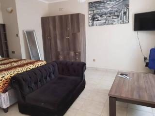 Neat 1 Bed Studio with pool access in Glen Lorne - 8