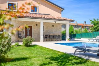 Villa SA-RA by Briskva - 1