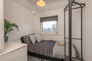 Spacious 5 Bed Close to Elland Road, First Direct Arena & Headingley Stadium - Roundhay - 6