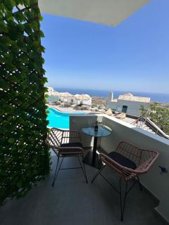 Kudos Suites Firostefani - 7