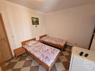 Apartmani Krin - Dobra Voda - 3