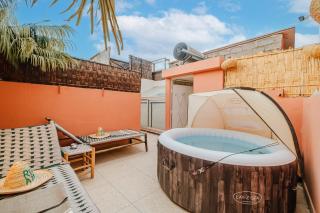 Riad - Jacuzzi & Breakfast , 5min walk Jemaa El Fnaa & Vue Rooftop Médina - 6