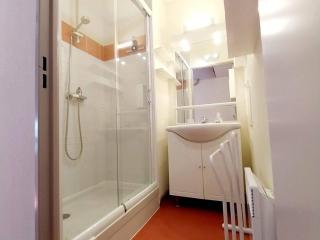 Appartement à Cauterets: 4 pers, parking, proche thermes - FR-1-812-86 - 3