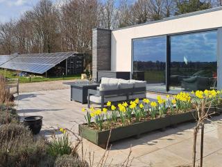 Park Barn - Whittington - 0
