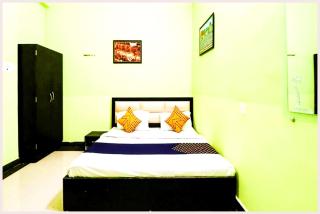 VARANASI HOTEL H R GUEST HOUSE Near Kasi Visawanath Temple & Ganga Ghat - #Free Wi-Fi #Room service #Parking #Fully Air conditioning #Premium Room In Varanasi - 8