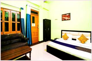 VARANASI HOTEL H R GUEST HOUSE Near Kasi Visawanath Temple & Ganga Ghat - #Free Wi-Fi #Room service #Parking #Fully Air conditioning #Premium Room In Varanasi - 9