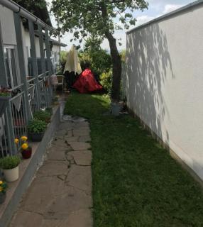 Garten Apartment für Hundefreunde mit Zaun Souterrain Zugang über mehrere Stufen,Treppe - Hirschaid - 1