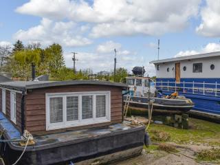House Boat - 0