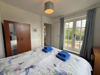 Pass the Keys Gorgeous 3 BR Cottage with Outstanding Sea Views - Isle of Whithorn - 1
