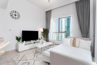 Gorgeous 1 Bedroom Marina View - 0