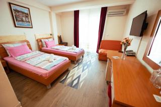 Hotel Holiday-M - Ohrid - 4
