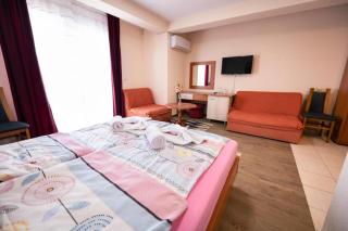 Hotel Holiday-M - Ohrid - 2