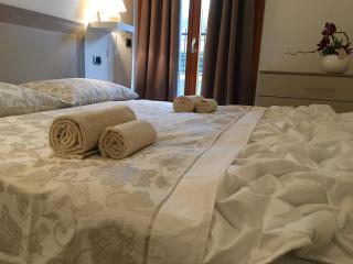 Ponte Pietra in 600 meters! Suite in Residence - Verona - 0