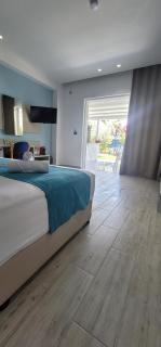Suncoast Rooms Saranda near Port & Beach - 2