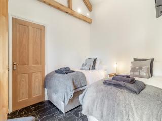 Bell House Stables - Uk41789 - Melton Constable - 1