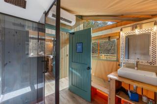 Nature Retreat Cozy tentHVACSpa Bath - Newport - 6
