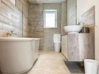 No 4 Squirrels Nest-Uk44305 - 1