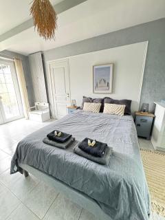 Chambre double dans villa avec piscine salle de bains privée - 7