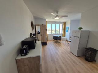 City center apartment with sea view - 9