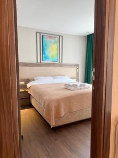 Sun & Style 1BR Apartment - 5